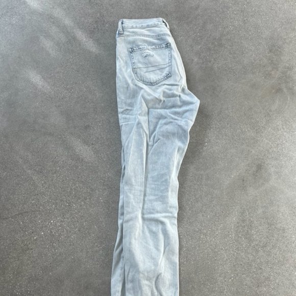 American Eagle Straight Leg Mom Jeans - Picture 2 of 4